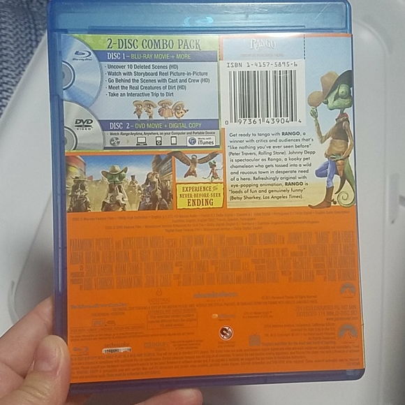 BluRay + DVD + DIGITAL COPY of RANGO - Picture 2 of 3